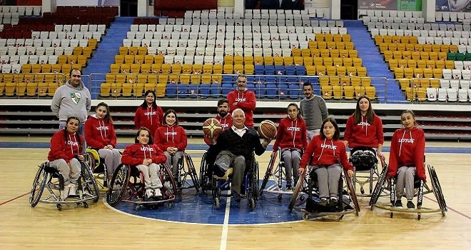Tekerlekli Sandalye Basketbolda Türkiye?nin ilk kadın takımı