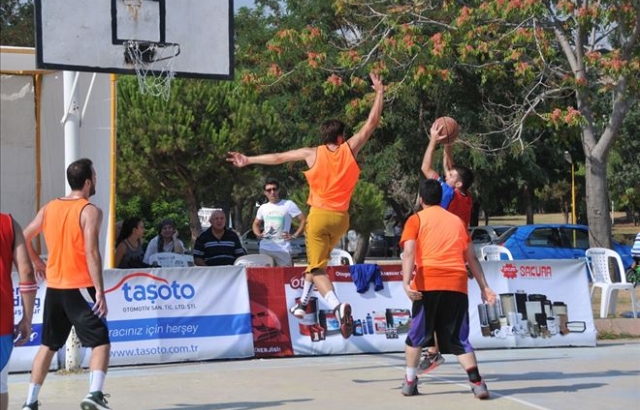 Tekirdağ'da sokak basketbolu turnuvası sona erdi