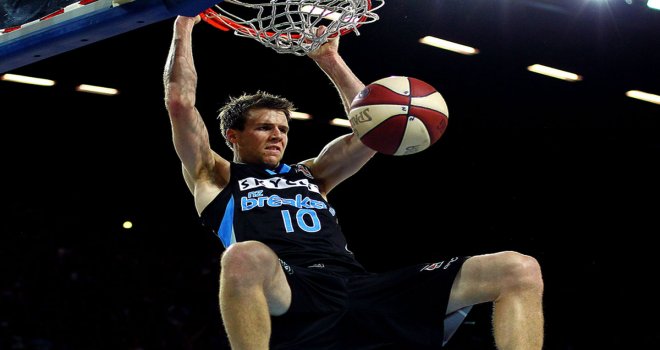 Thomas Abercrombie resmen Pınar Karşıyaka'da