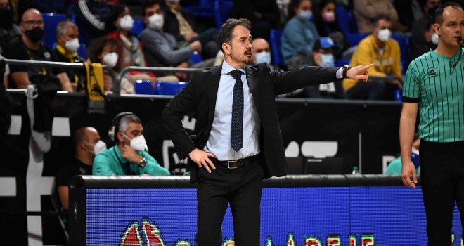 Tofaş, Ahmet Çakı ile yollarını ayırdı