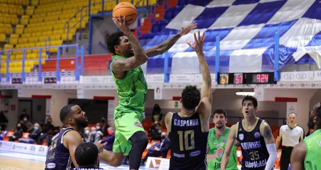 Tofaş, Brindisi'yi yakalayamadı