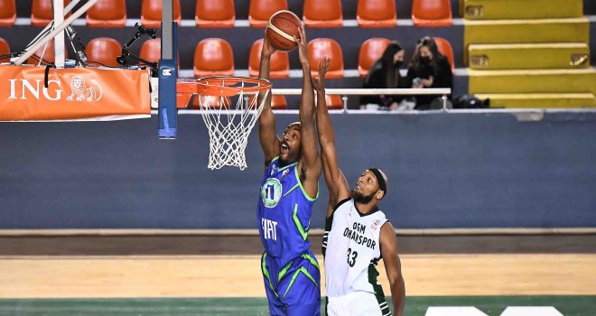 Tofaş Jeremy Simmons ile uzattı