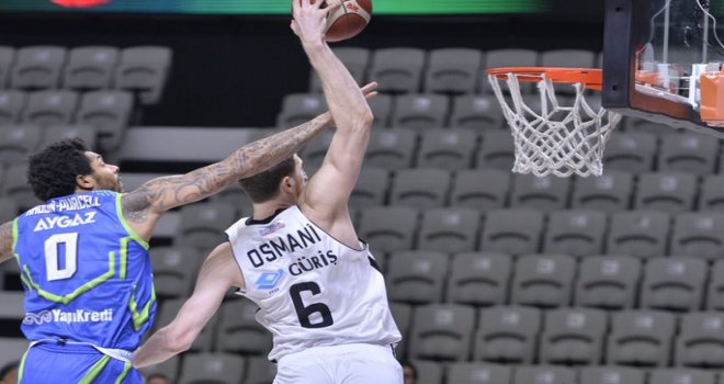 Tofaş'ı 2-0 ile geçen Beşiktaş yarı finalde