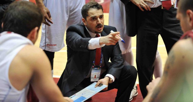 Tofaş'ta dümene Ahmet Çakı geçti