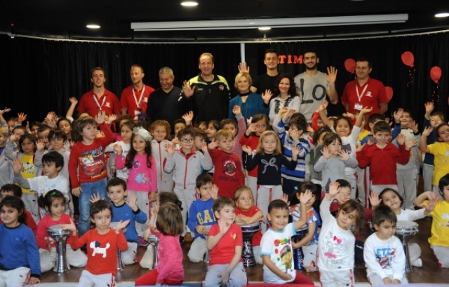 Tofaş'tan Sınav Okulları'na ziyaret