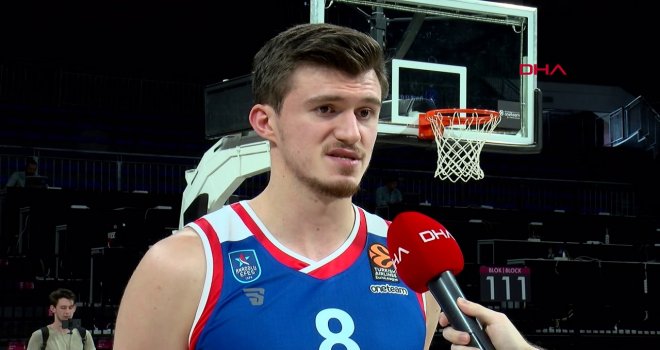 Tolga Geçim 1 sene daha Anadolu Efes'te
