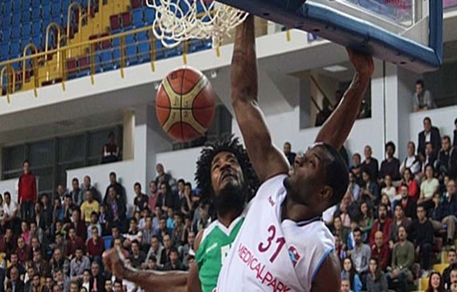 Trabzon fırtınası Konya'da esti...