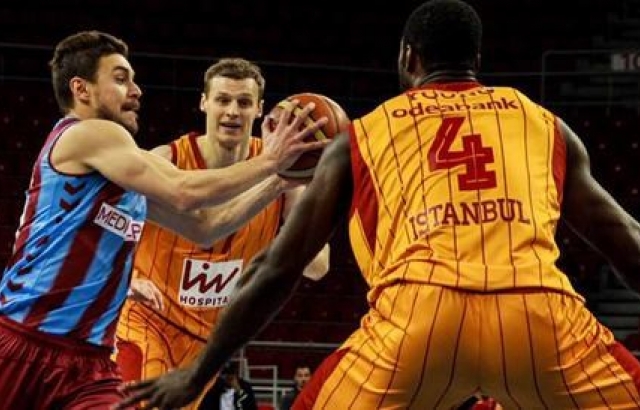 Trabzonspor, Galatasaray'ı devirdi