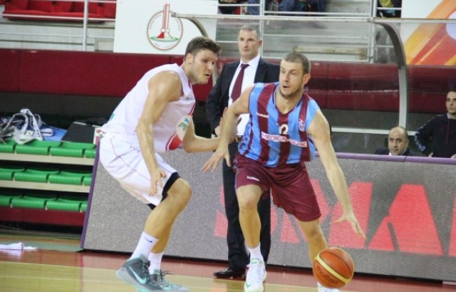 Trabzonspor, Pınar Karşıyaka'yı devirdi