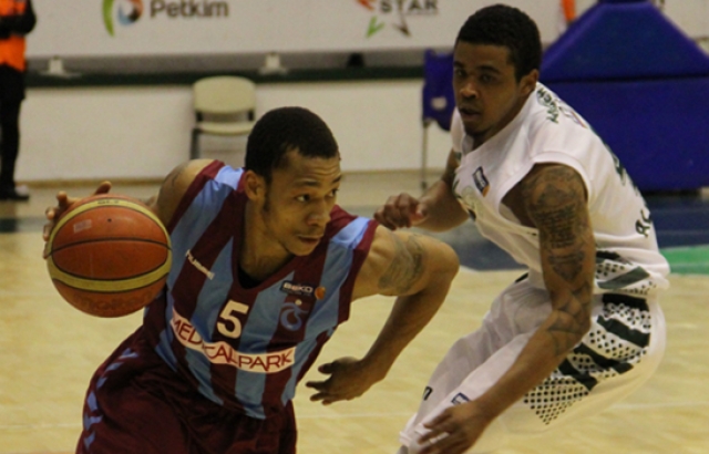 Trabzonspor, Randle'ı gönderdi