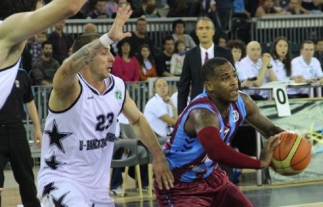 Trabzonspor Romanya'da uzatmada kazandı