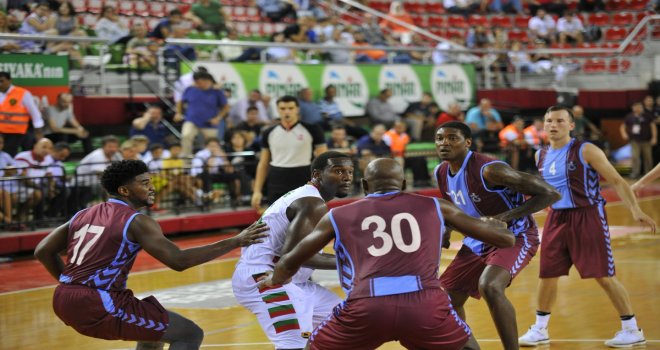 Trabzonspor'dan Pınar Karşıyaka'ya fark