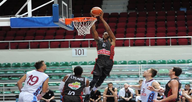 Trabzonspor'u farklı geçen Muratbey Uşak finalde