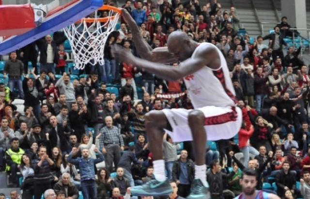 Trabzonspor'un hızını Uşak Sportif kesti