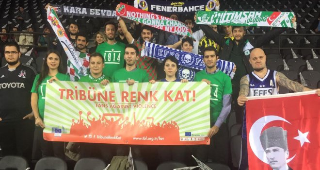 Tribüne Renk Kat, Ortak Tribünle Daçka'yı destekledi 