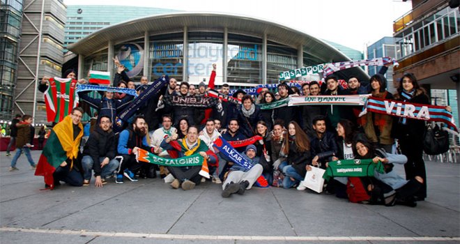 Tribüne Renk Kat?an Taraftarlar Litvanya Yolcusu 