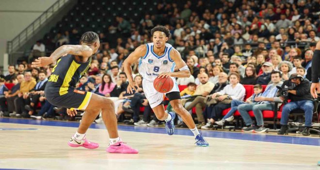 Türk Telekom, Aris'i yendi