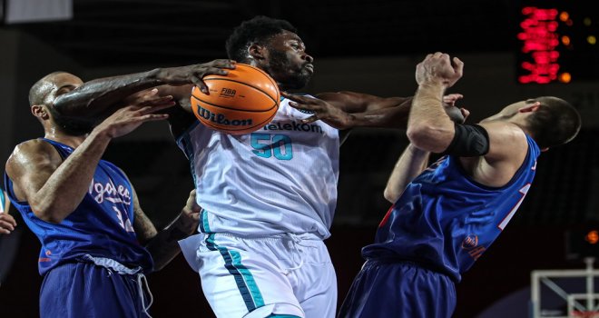 Türk Telekom grubunu lider tamamladı