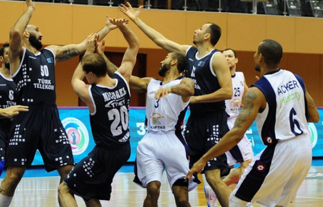 Türk Telekom, İstanbul Büyükşehir'i rahat geçti