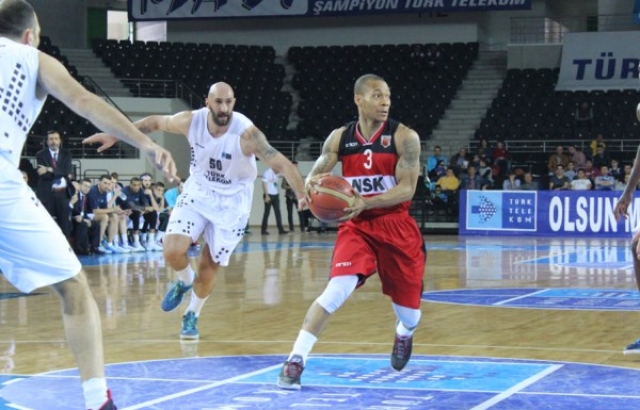Türk Telekom, NSK Eskişehir Basket'in hattını kesti
