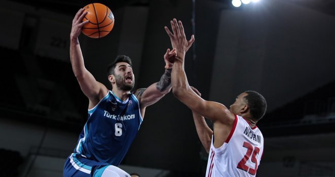 Türk Telekom Play-Off'a iyi başladı