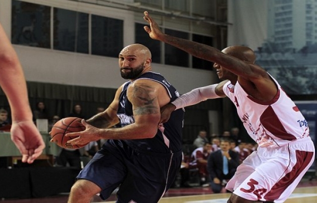 Türk Telekom'a Sırp pivot