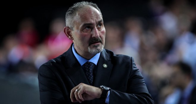 Türk Telekom'da Canak gitti Ernak geldi