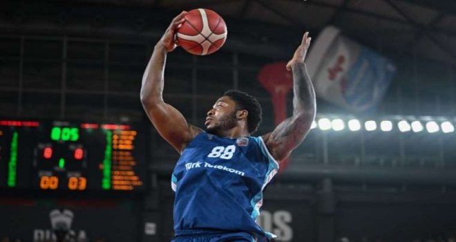 Tyrique Jones Anadolu Efes'te