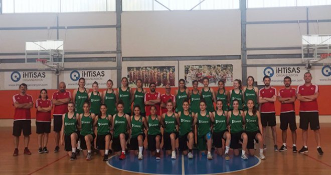 U15 Yıldız Kızlar kampa girdi