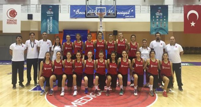 U16 Yıldız Kız Milli Takımı kampa girdi
