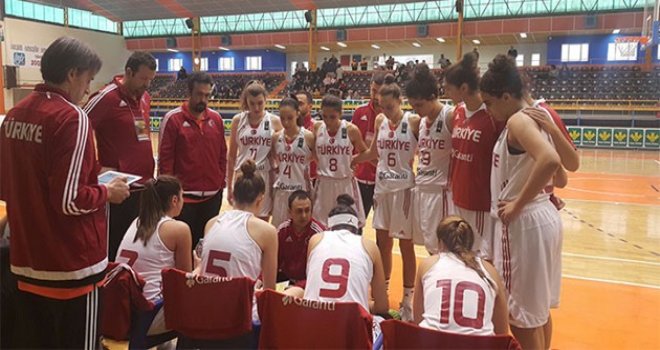 U16 Yıldız Kızlar, Castilla y Leon'a kaybetti