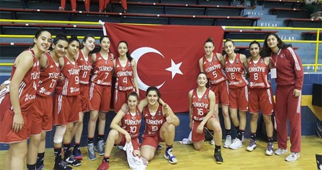 U16 Yıldız Kızlar İtalya'yı Mağlup Etti
