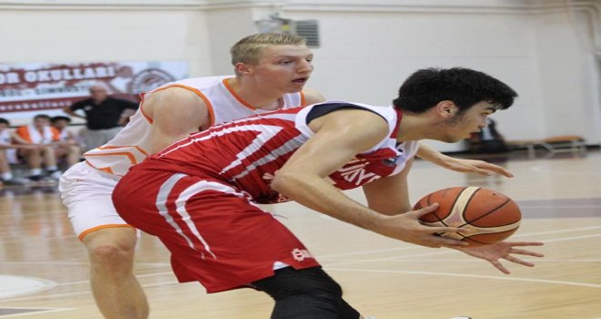 U18 Erkek Milli Takımı Hollanda'yı yine yendi