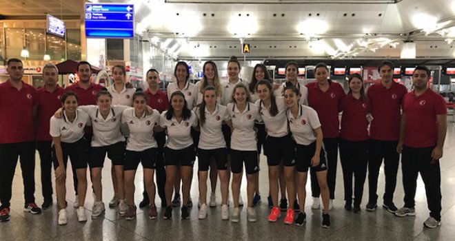 U18 Genç Kızlarımız İspanya'ya gitti