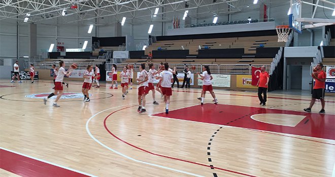 U20 Ümit Kızlarımız Rusya'ya farklı kaybetti