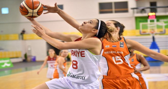 Ümit Kızlarımız mağlubiyetle başladı