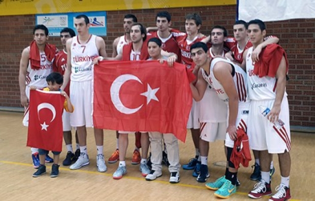 ÜMİT MİLLİLER 3'TE 3