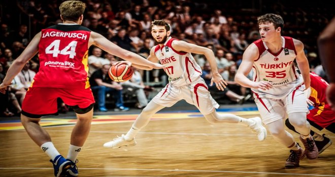 Ümit Milliler Almanya'ya farklı kaybetti klasmana kaldı