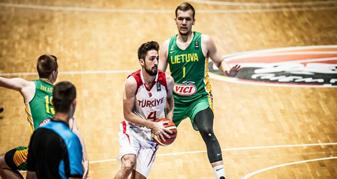 Ümit Milliler Litvanya'ya farklı kaybetti