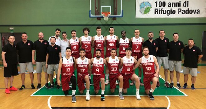 Ümit Milliler'den Slovenya'ya fark...