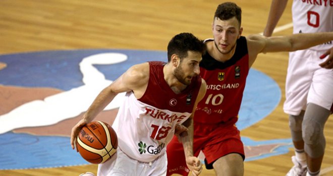 Ümit Millilerimiz, Almanya'ya kaybetti klasmana kaldı...