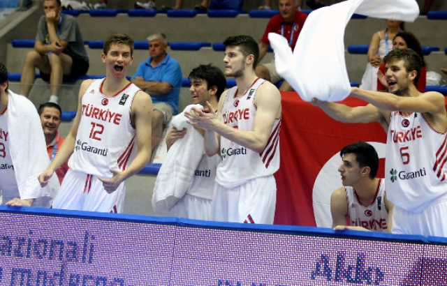 Ümit Millilerimiz Avrupa Üçüncüsü