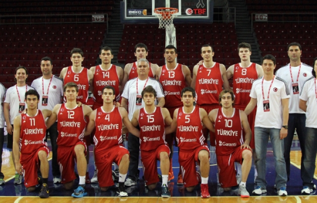 ÜMİT MİLLİLERİMİZ FRANSA'YA KAYBETTİ