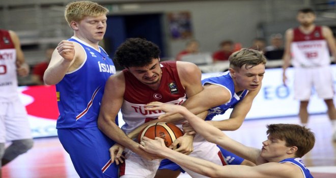 Ümit Millilerimiz İzlanda'yı geçti