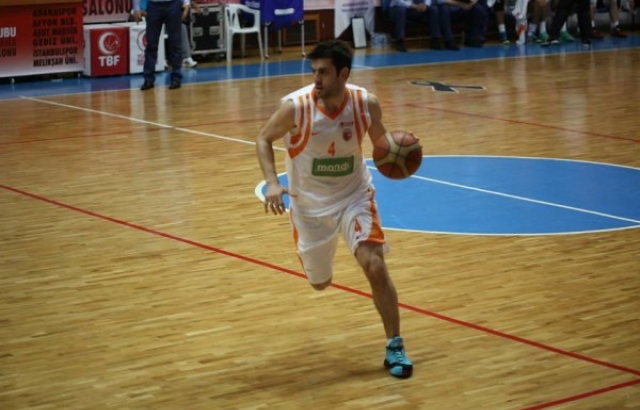 Üniversitelilerin maçında kazanan Melikşah