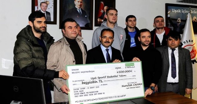 Uşak Belediyesi'nden Muratbey Uşak'a 500 bin TL destek