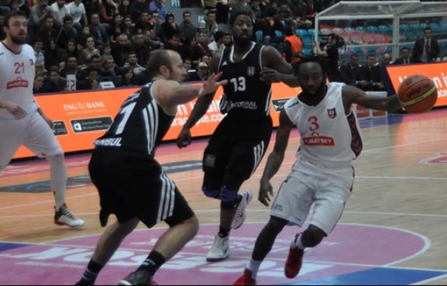 Uşak kenetlendi Play-Off istiyor