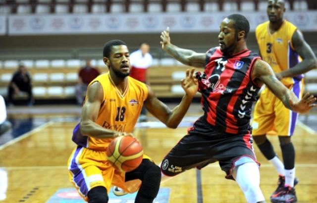 Uşak Sportif çıkış arıyor