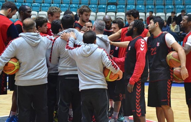 Uşak Sportif, Fransa'da galibiyet peşinde