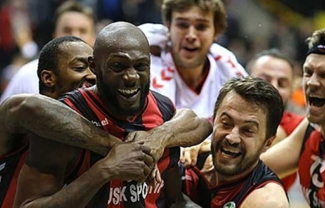 Uşak Sportif, Magnofit'i ağırlıyor